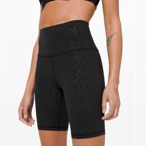 Lululemon HR short 8” *emboss